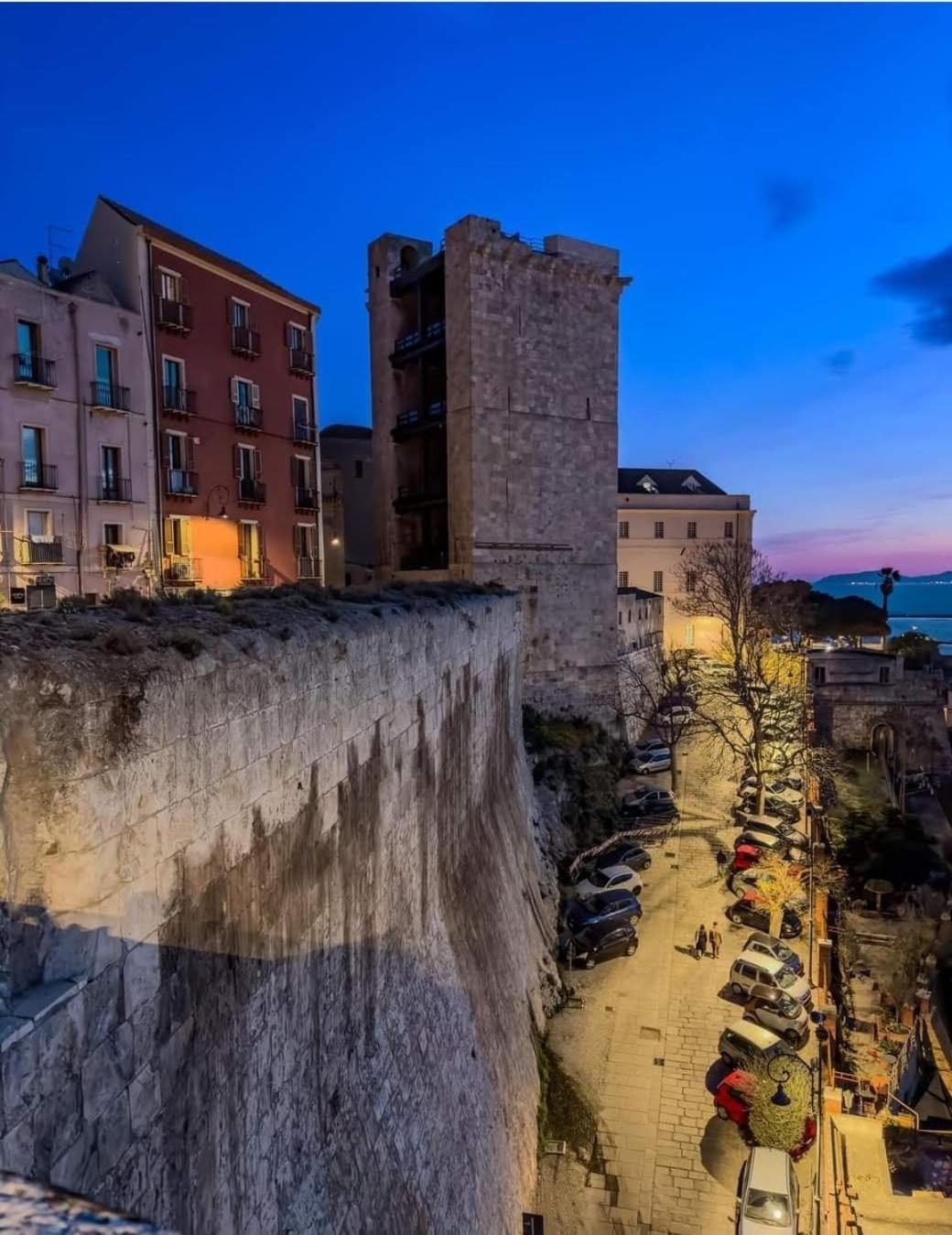 Stupenda Suite A Cagliari Piazza Galilei Zewnętrze zdjęcie